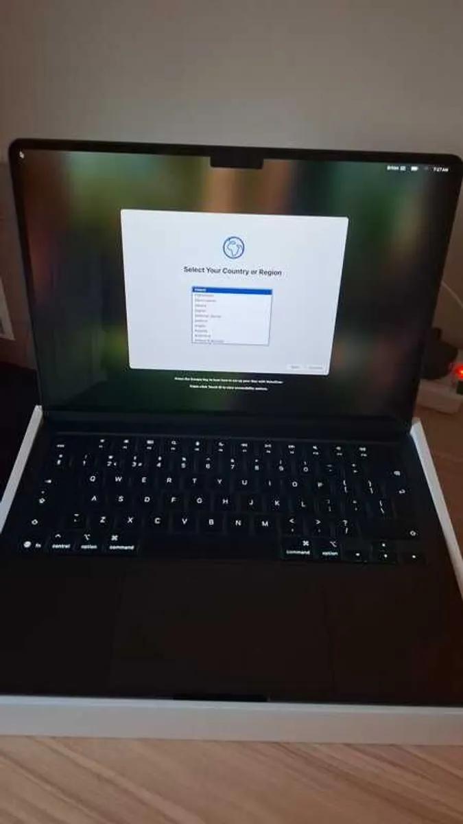 2025 M4 Apple MacBook Air 13-inch  16GB RAM 256GB - Image 3