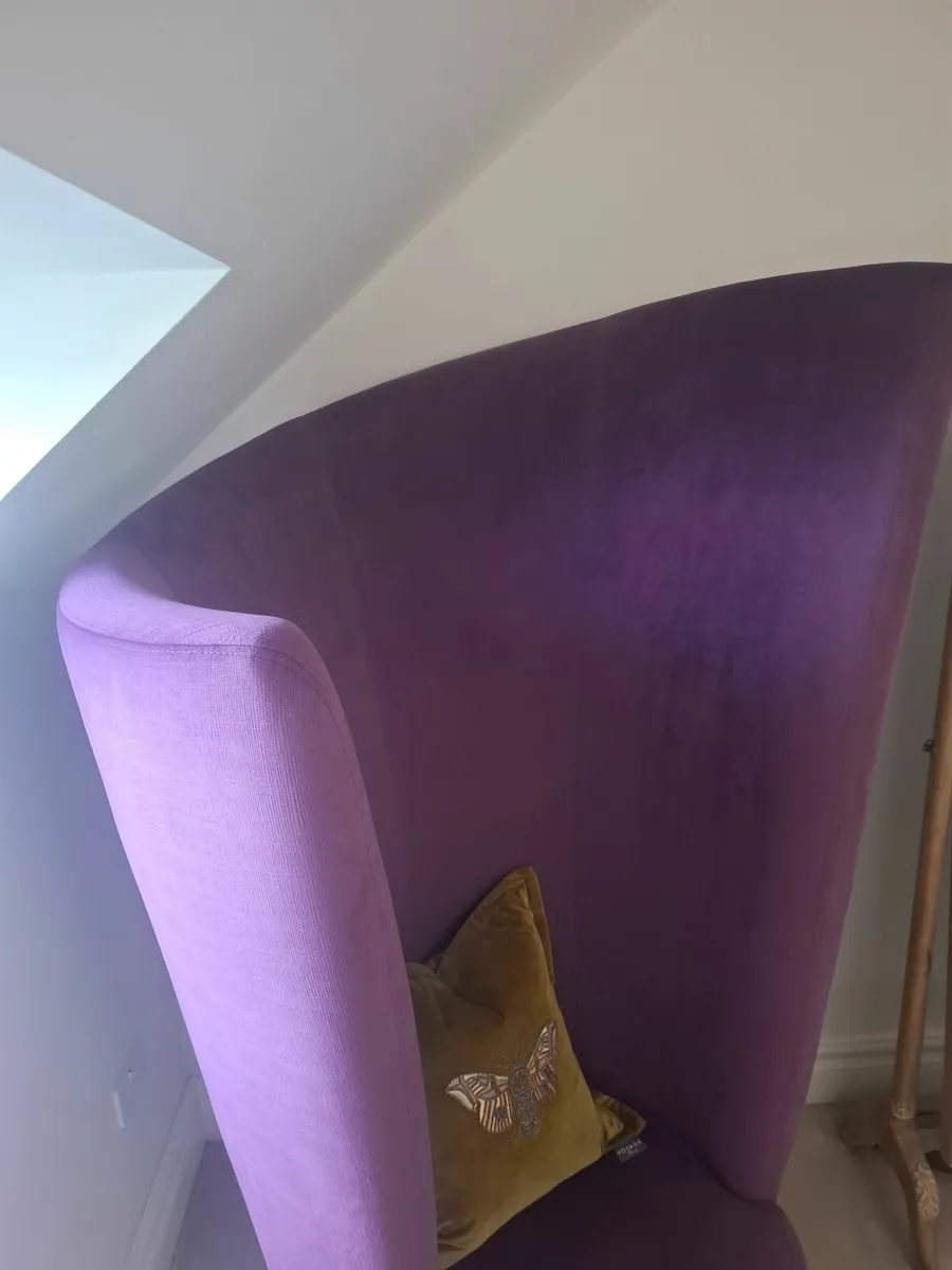 Accent chair - Image 2