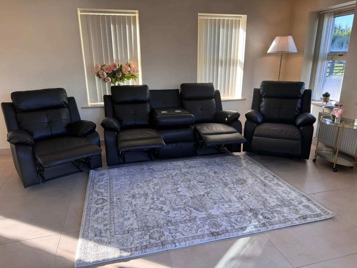 Abbie leather suite - Image 1