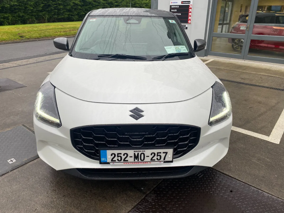 Suzuki Swift 1.2 Mild Hybrid Motion BLACK EDITION - Image 3
