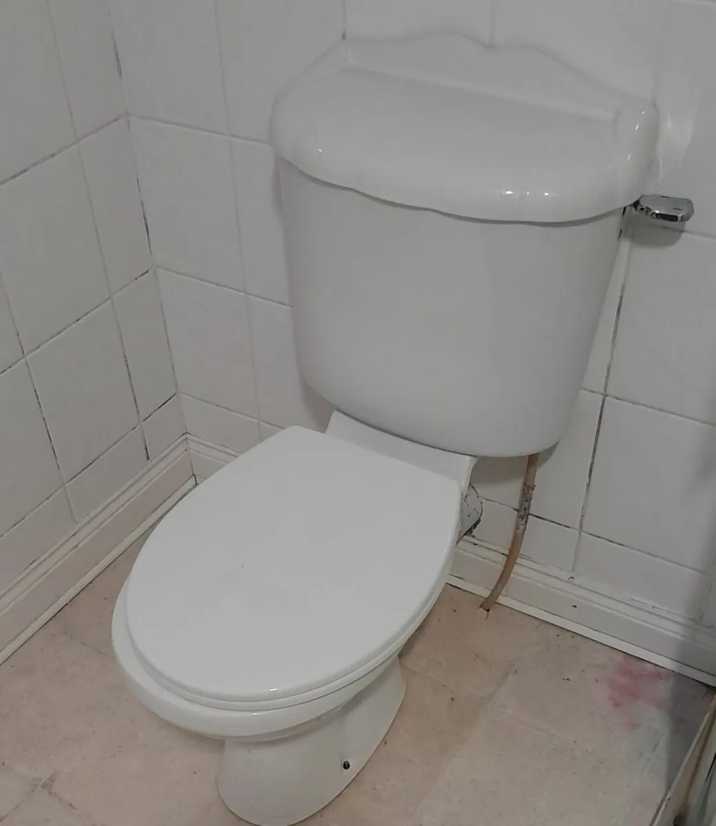 Toilet and basin set - Image 1