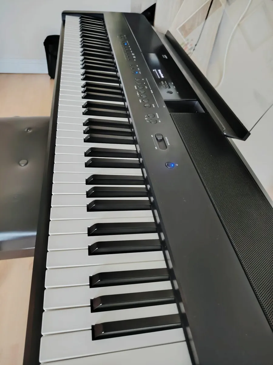 Beautiful Kawai ES 520 Digital Piano with bench - Image 1