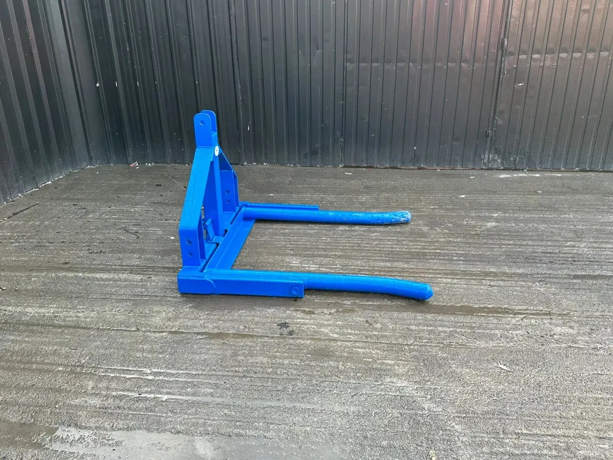 Three Point Linkage Bale Lifter – Brand New - Image 2