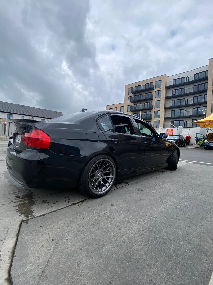 BMW 3-Series 2010 - Image 3