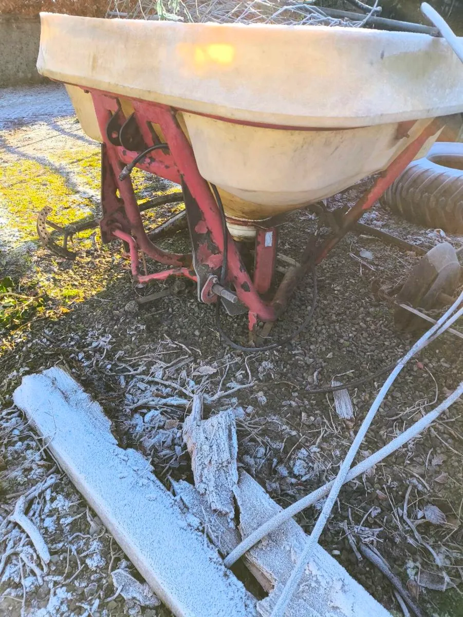 Fertilizer spreader - Image 3