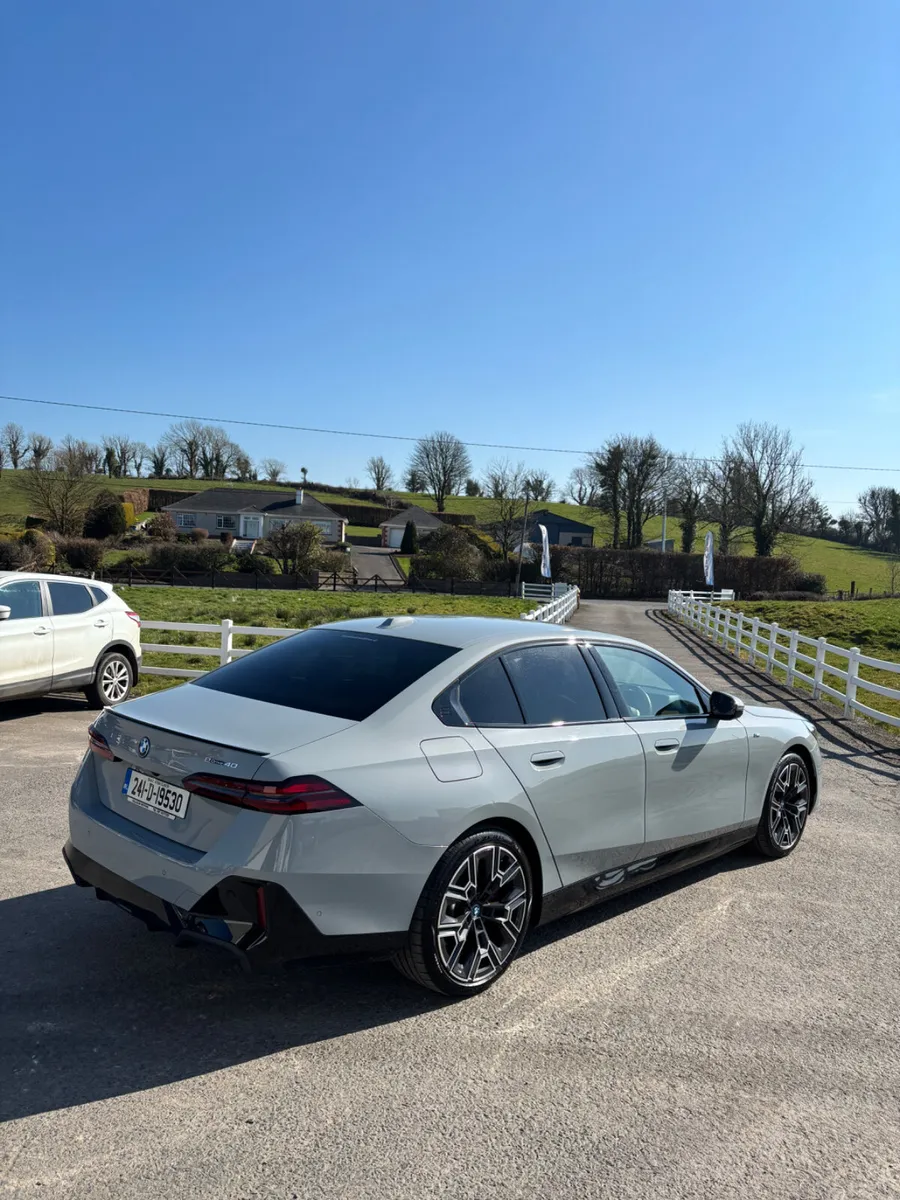 BMW i5 2024 - Image 4