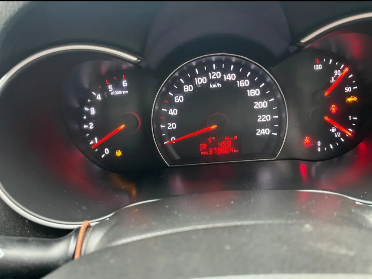 Kia Sorento - Image 2