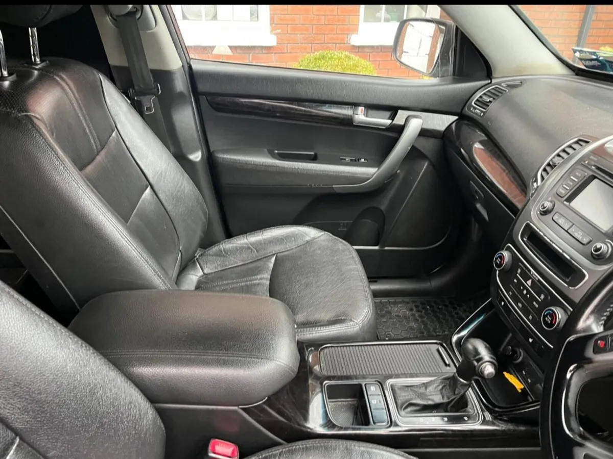 Kia Sorento - Image 4