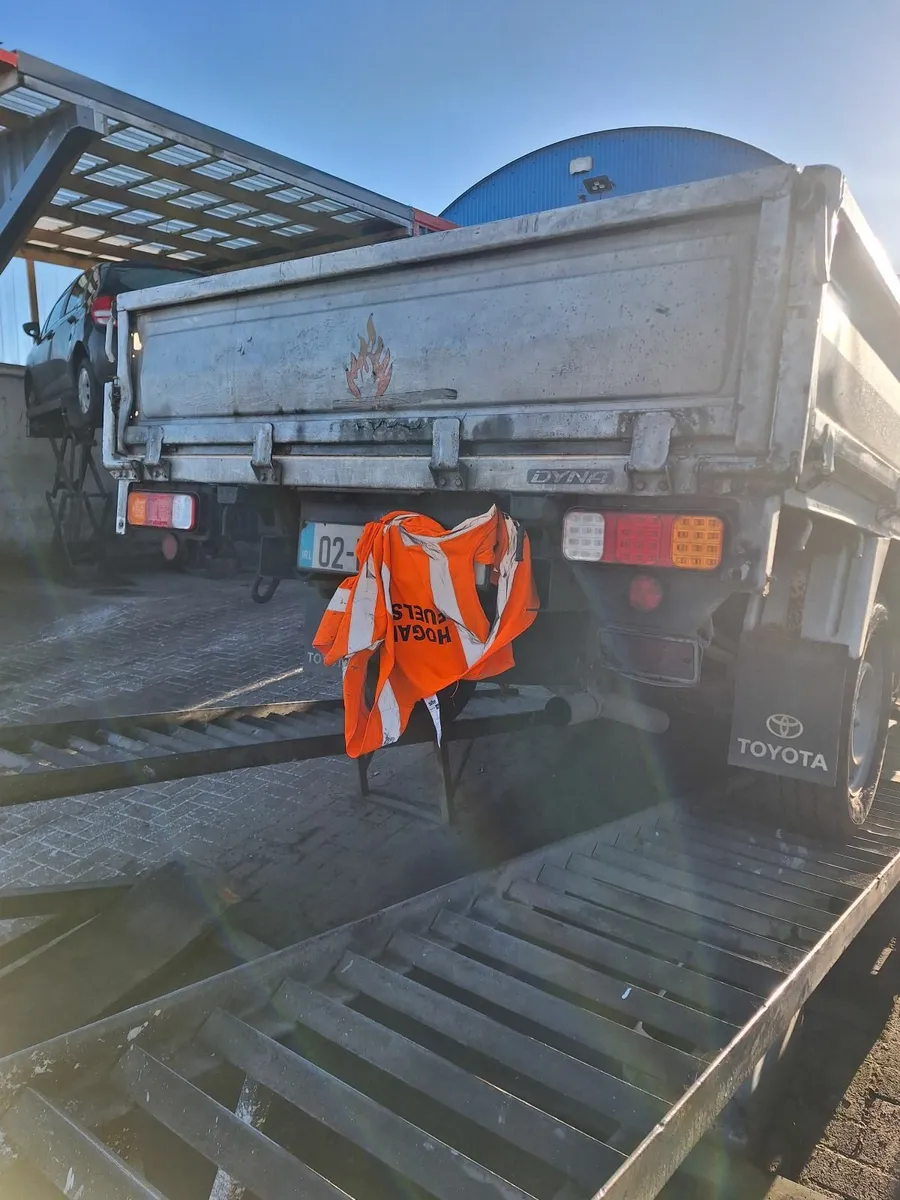 Toyota Dyna 2002 - Image 2