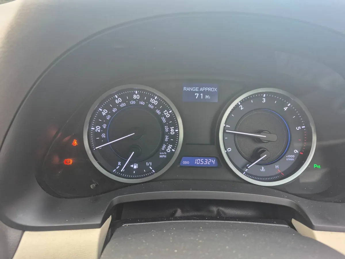 Lexus IS 2012 - Image 4