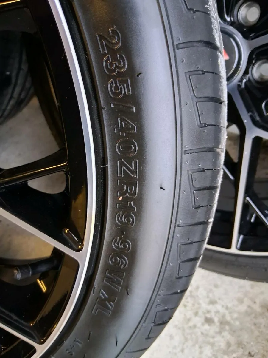 251 SUZUKI S-Cross 19 inch Alloys - Image 2