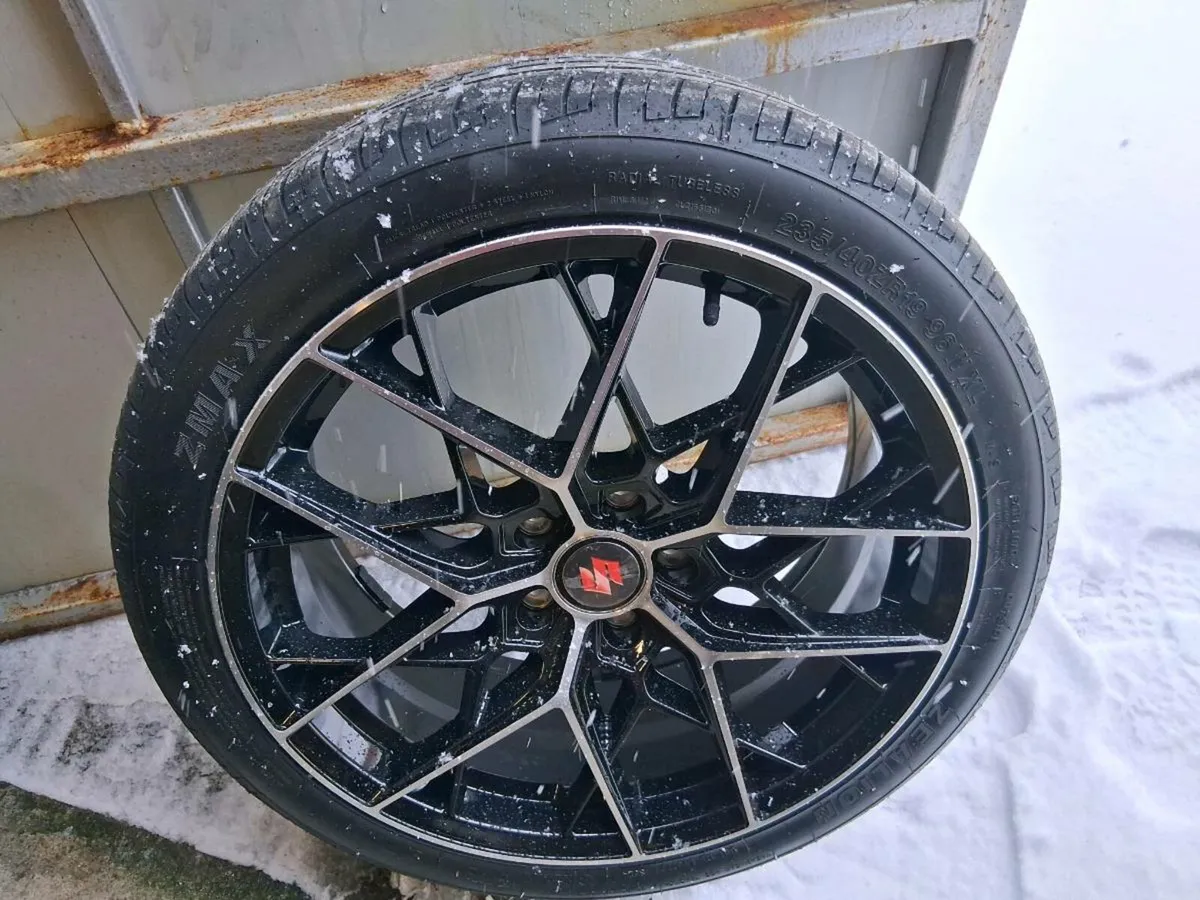 251 SUZUKI S-Cross 19 inch Alloys - Image 3