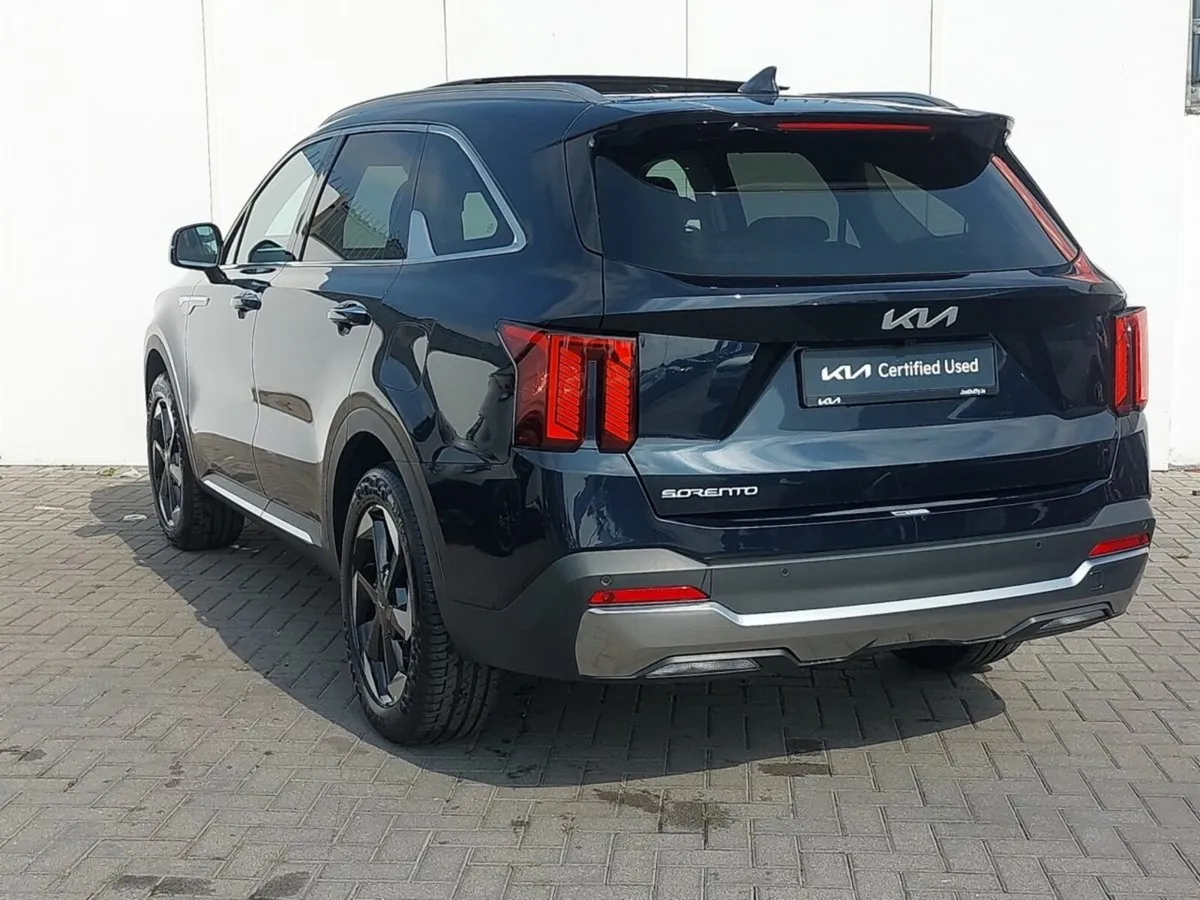 Kia Sorento 2.2 Special Edition Diesel 7-SEATER - Image 3