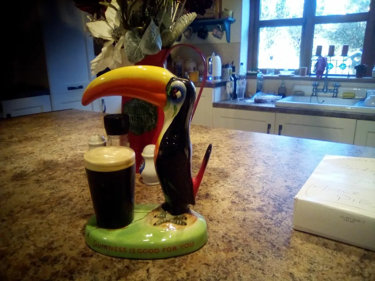 Tucan lamp stand - Image 1