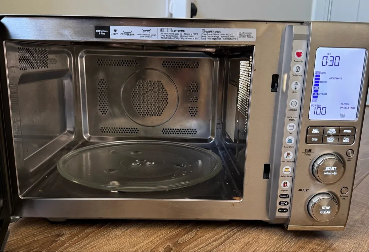 Sage Microwave Airfryer Oven combo - Image 2
