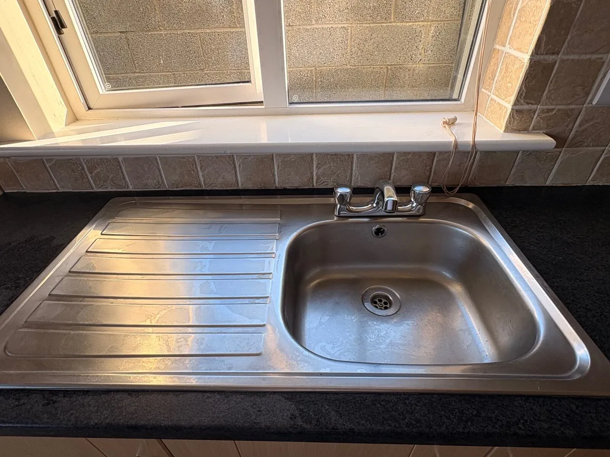 Small Kitchen - Image 4