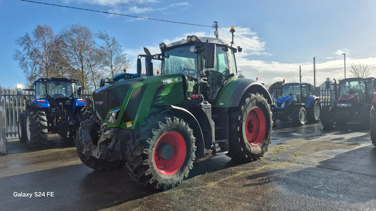 Fendt 824 - Image 1