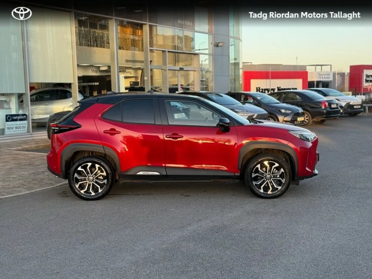 Toyota Yaris Cross YARIS CROSS LUNA SPORT - Image 3