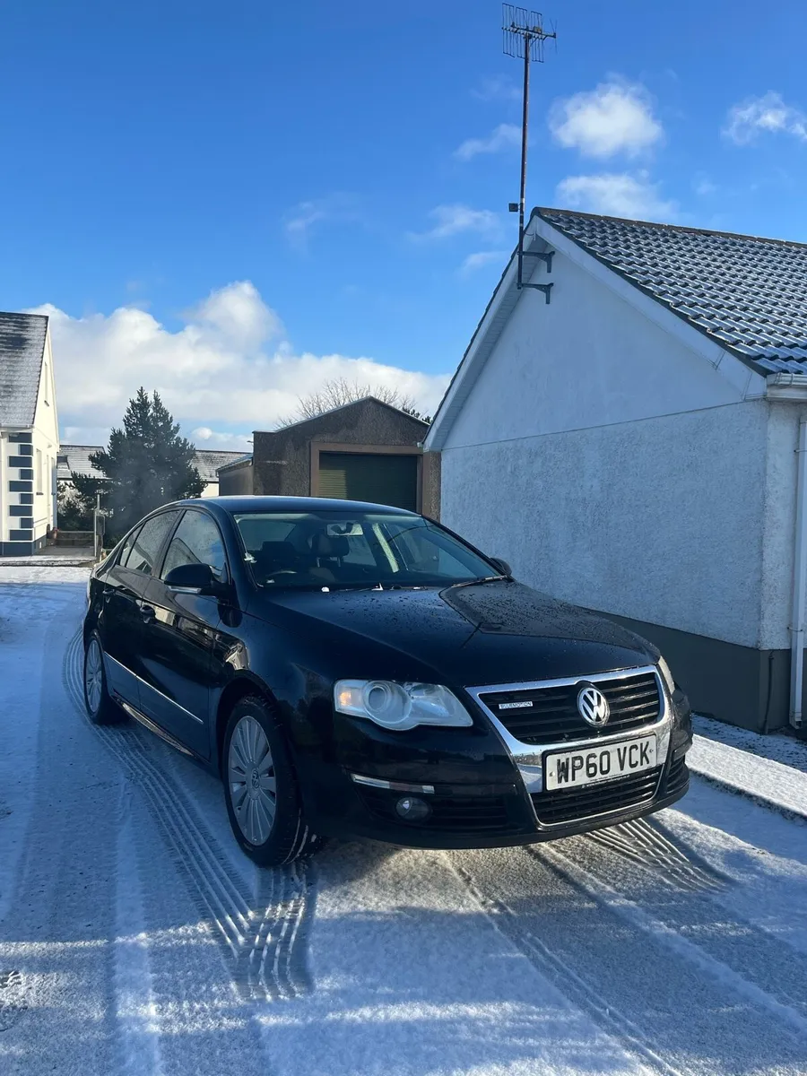 Volkswagen Passat - Image 1