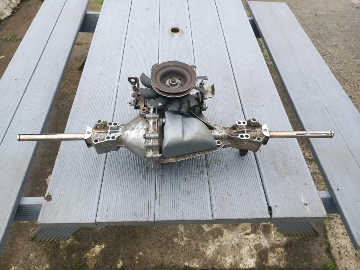 Castlegarden/Mountfield hydrostatic transmission - Image 3