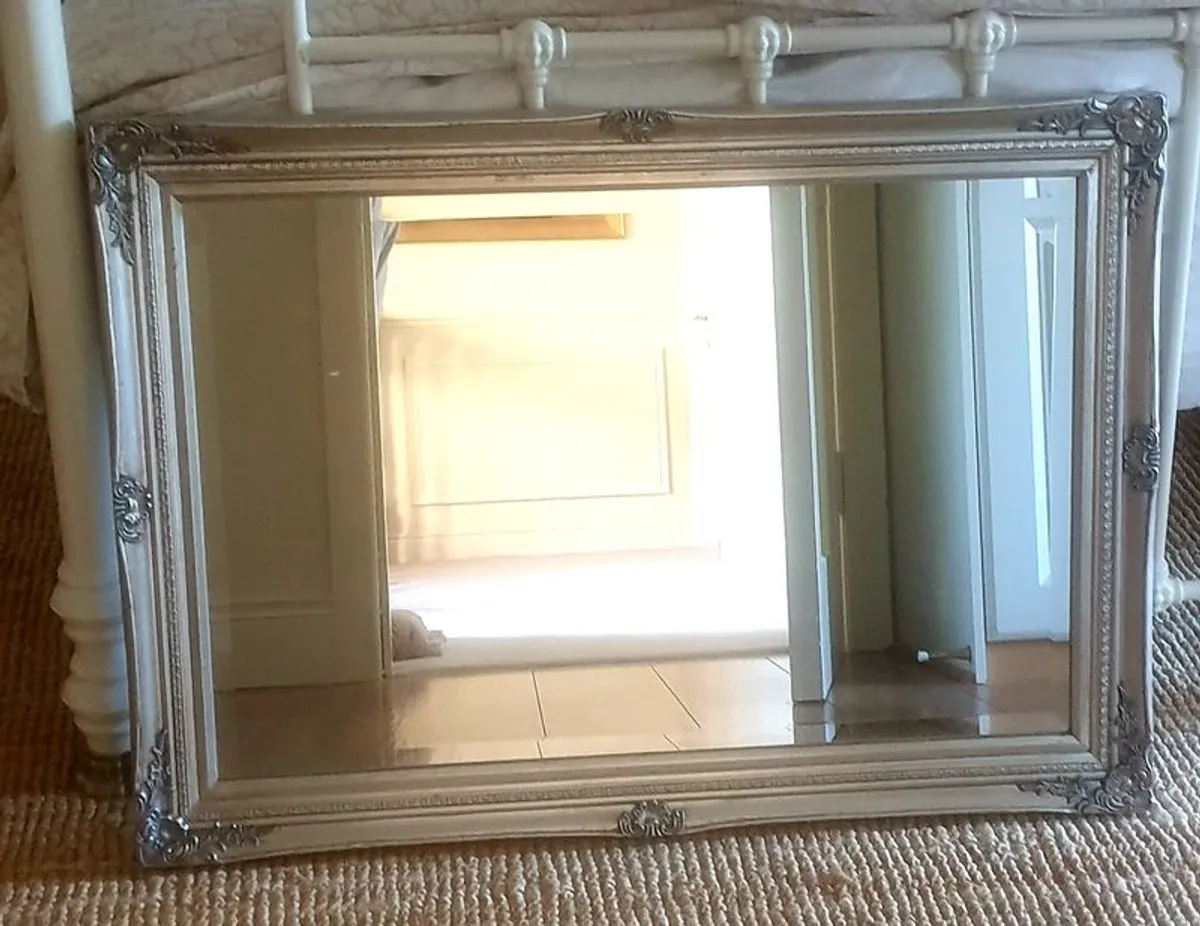 Beautiful Silver Mirror and 2 Bedside Lamps - Image 2