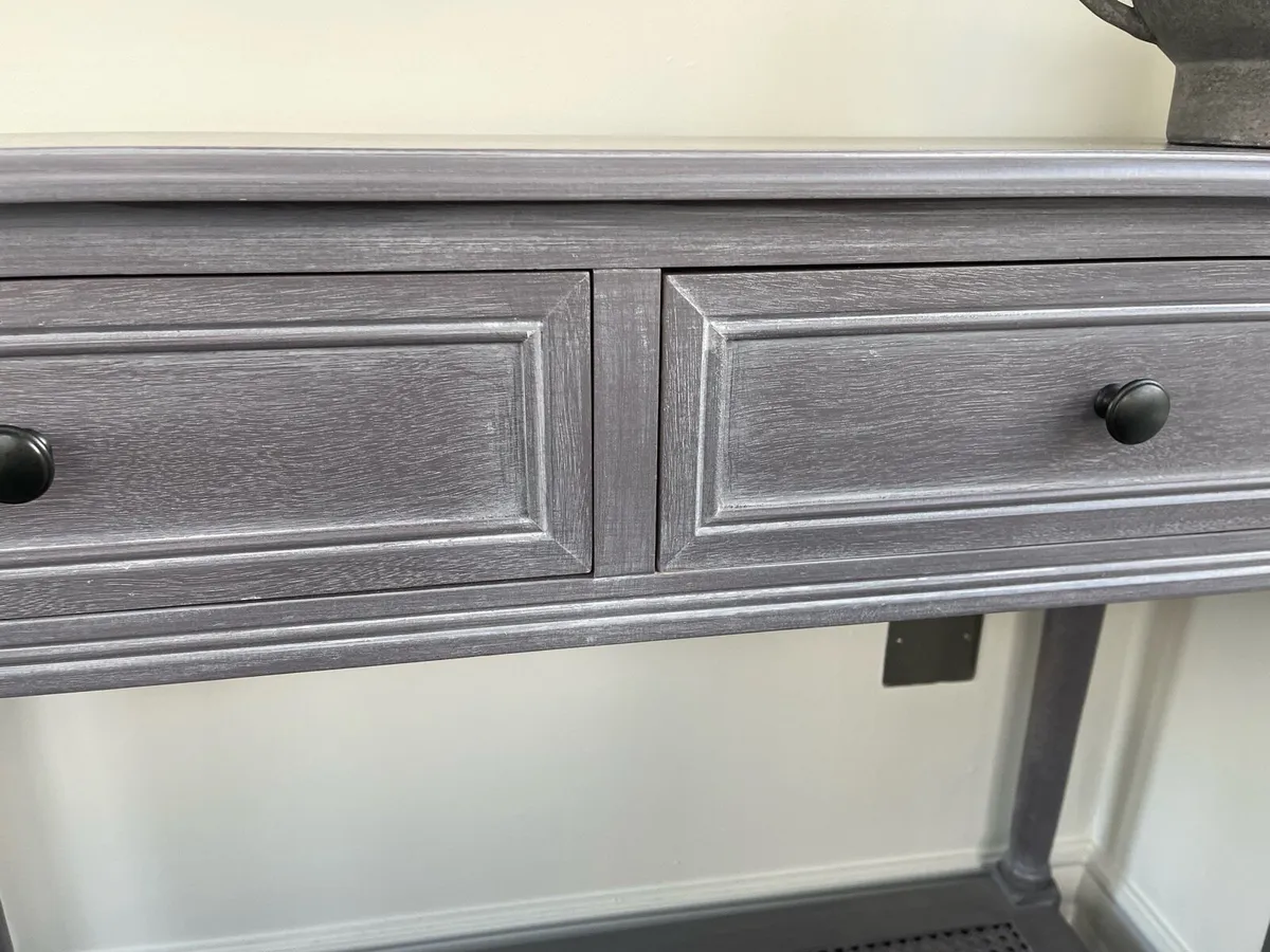 Table Console - Image 2