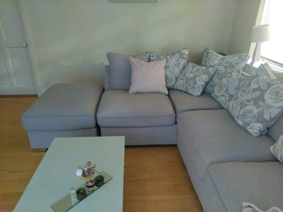 Corner sofa - Image 1