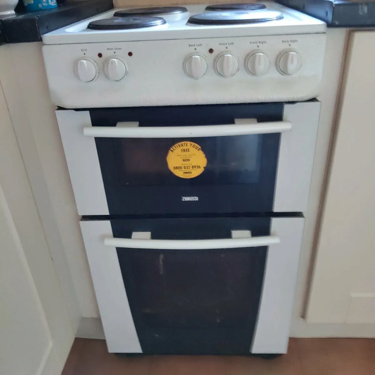 Electric cooker,and hood - Image 1