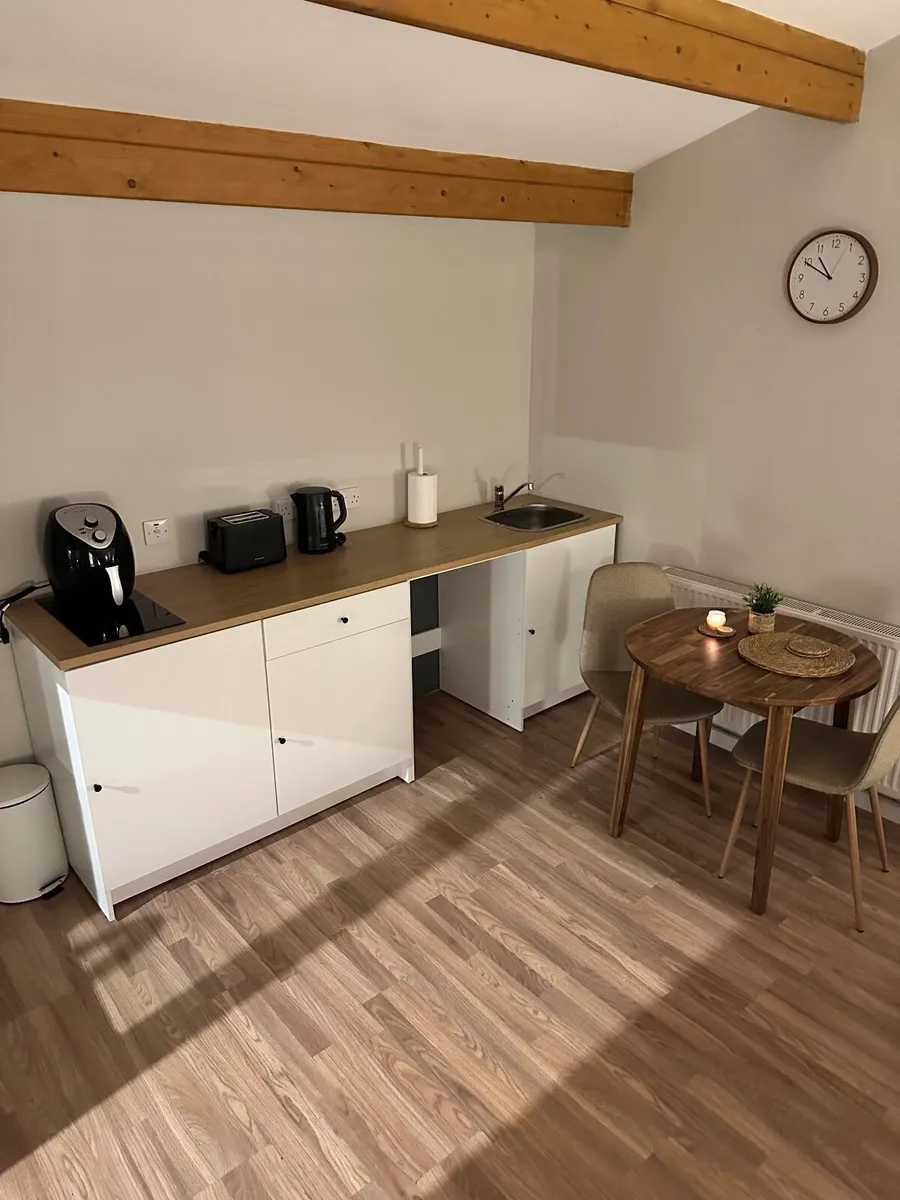 Studio rental - Image 1