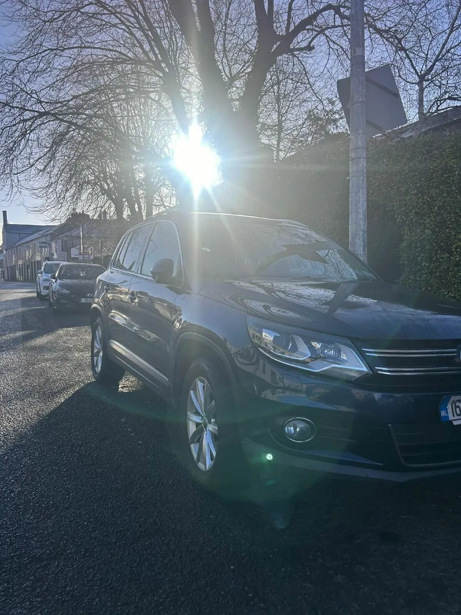 Volkswagen Tiguan SUV - 2016 - Dark Blue - Image 2