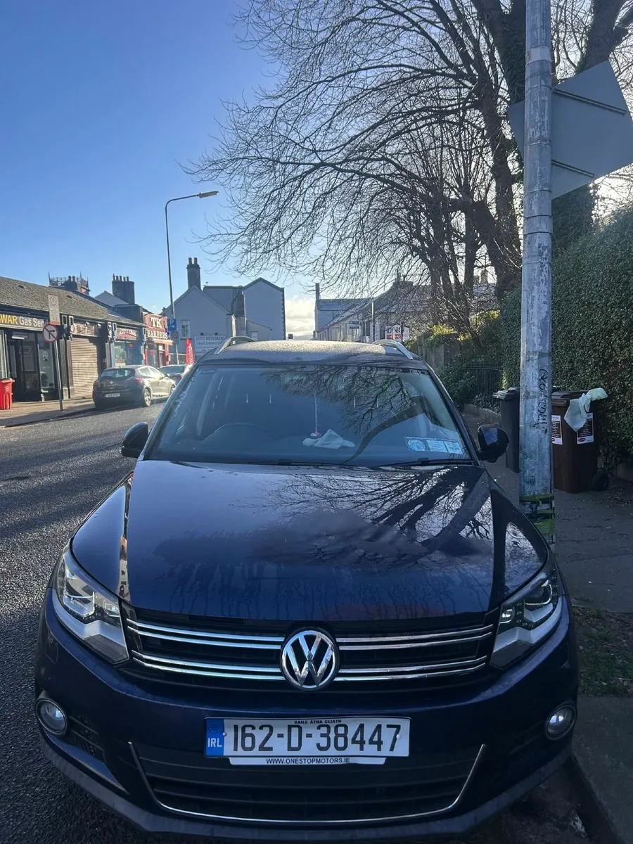 Volkswagen Tiguan SUV - 2016 - Dark Blue - Image 3