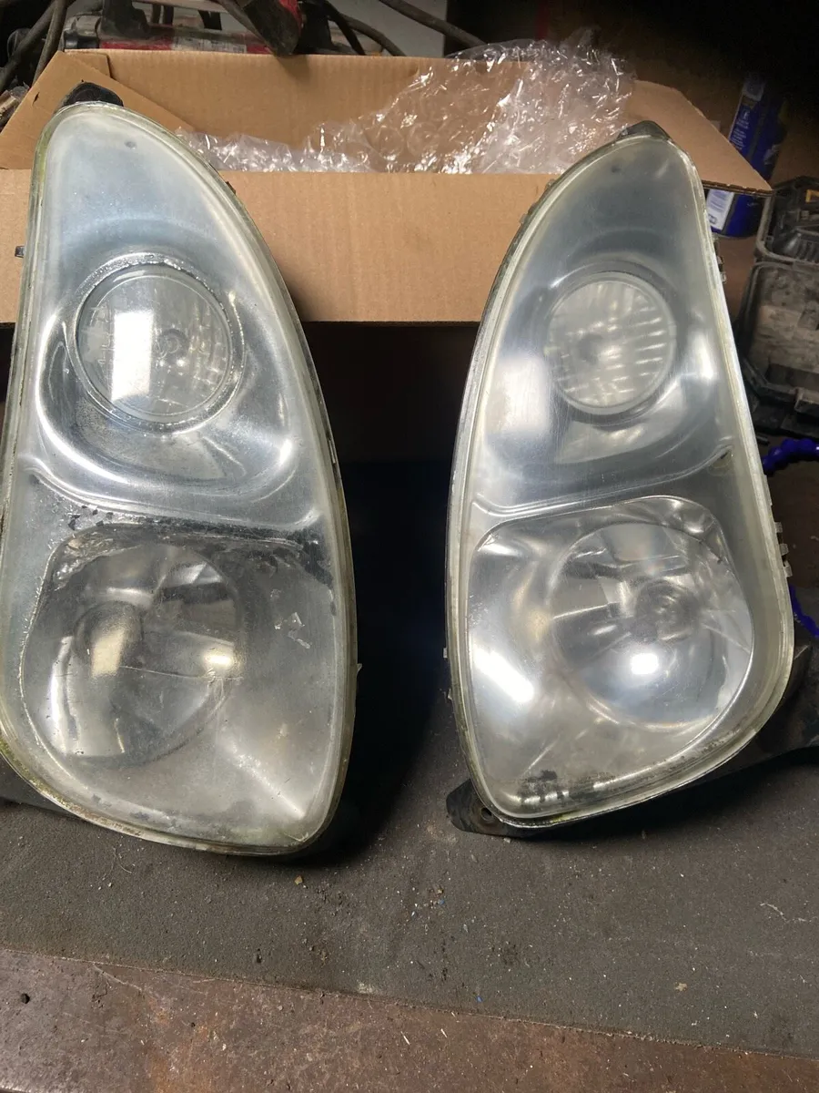 New Holland headlights - Image 1