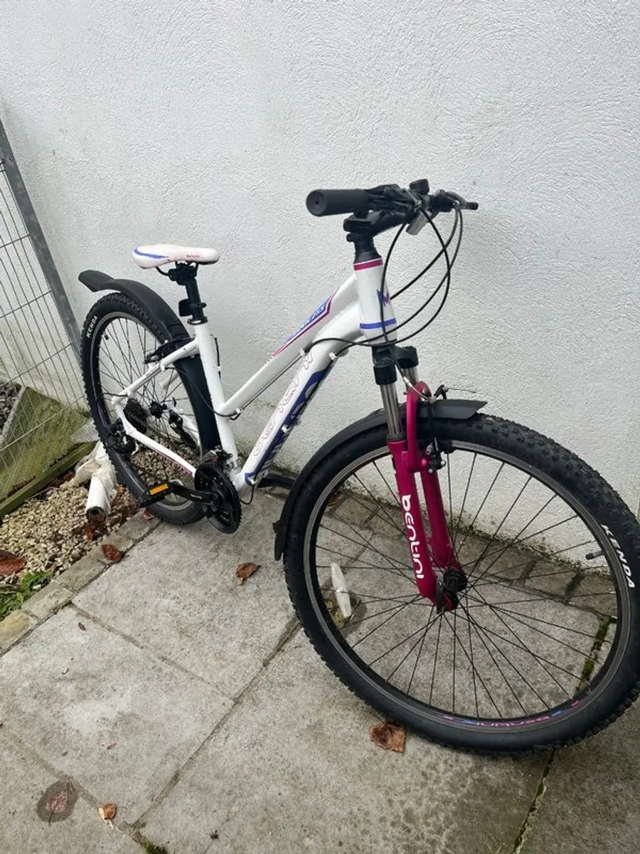 Two kids bikes - Image 1
