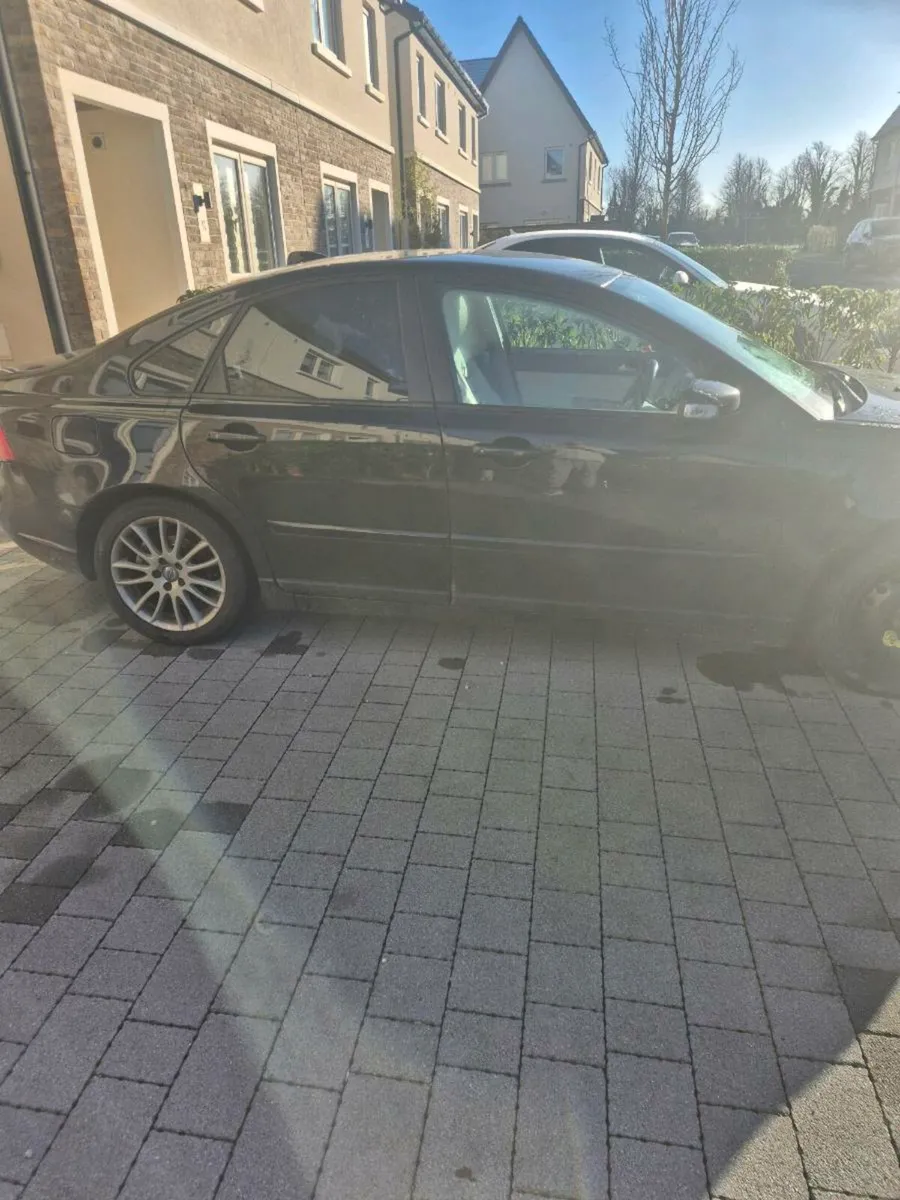 2010 Volvo S40 - Image 1