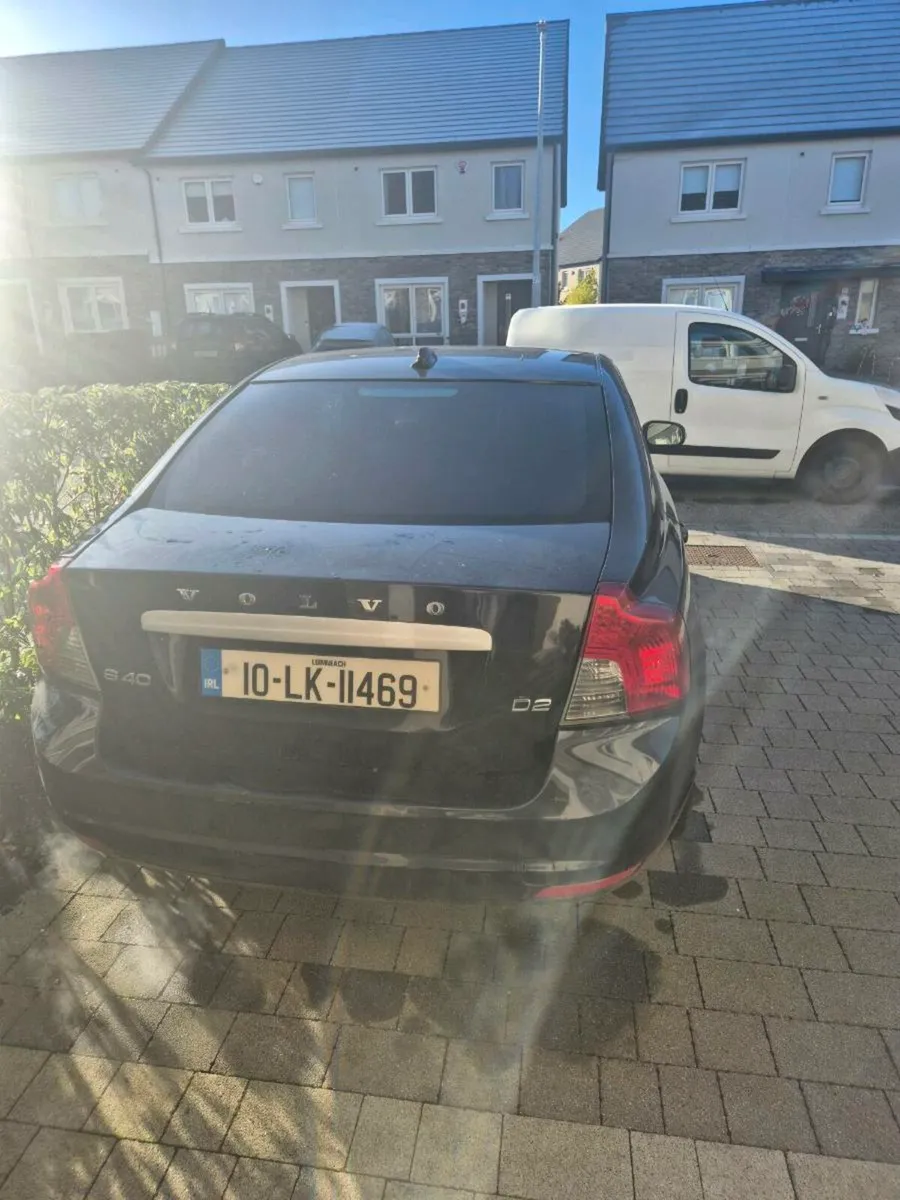 2010 Volvo S40 - Image 2