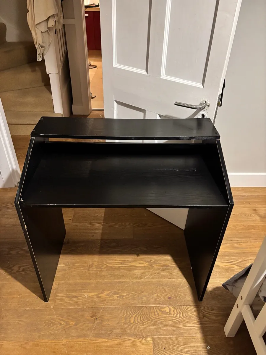 Office Desk, Chair and Wireless keyboard and mouse - Image 3