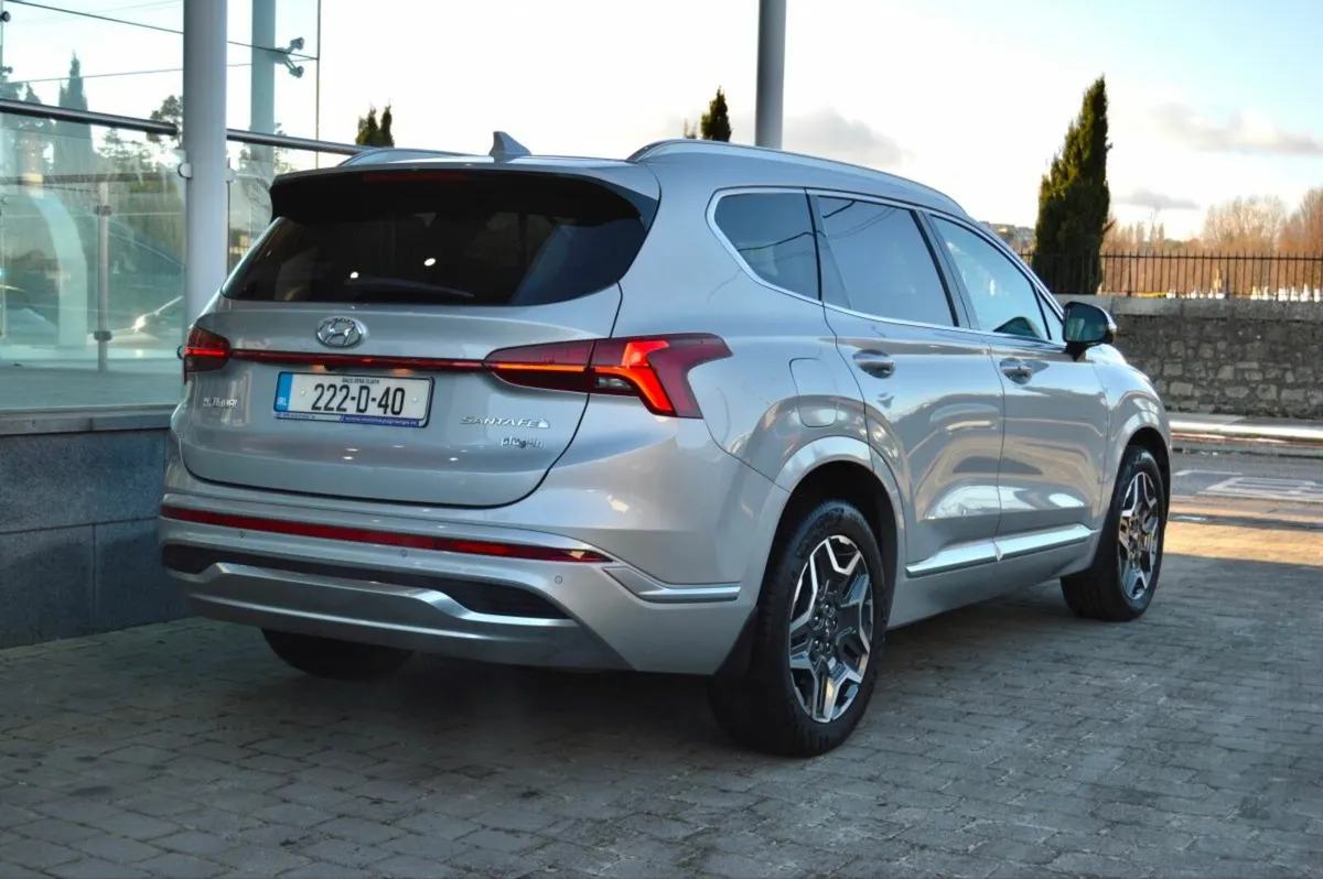 Hyundai Santa Fe 1.6 PHEV 4WD Premium Auto, Pan Ro - Image 3