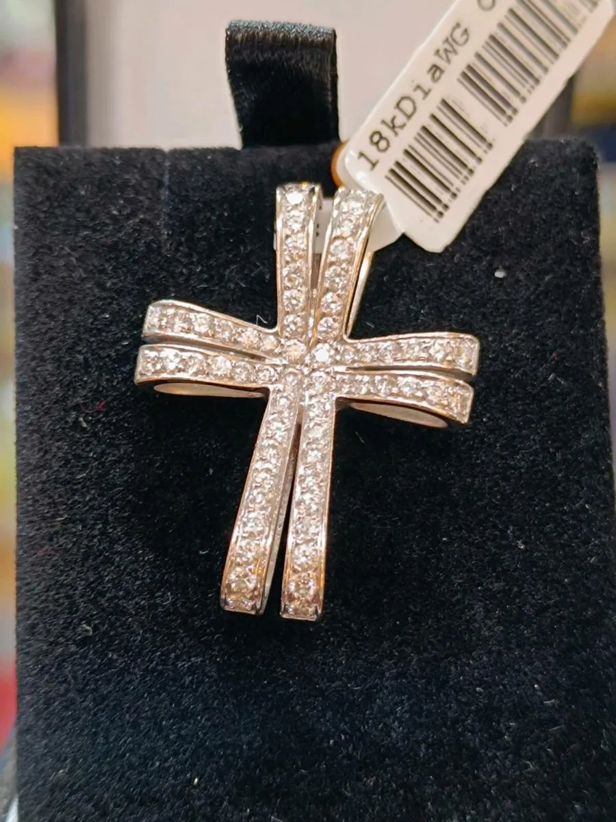 18k White Gold & Diamond Cross Pendant - Image 1