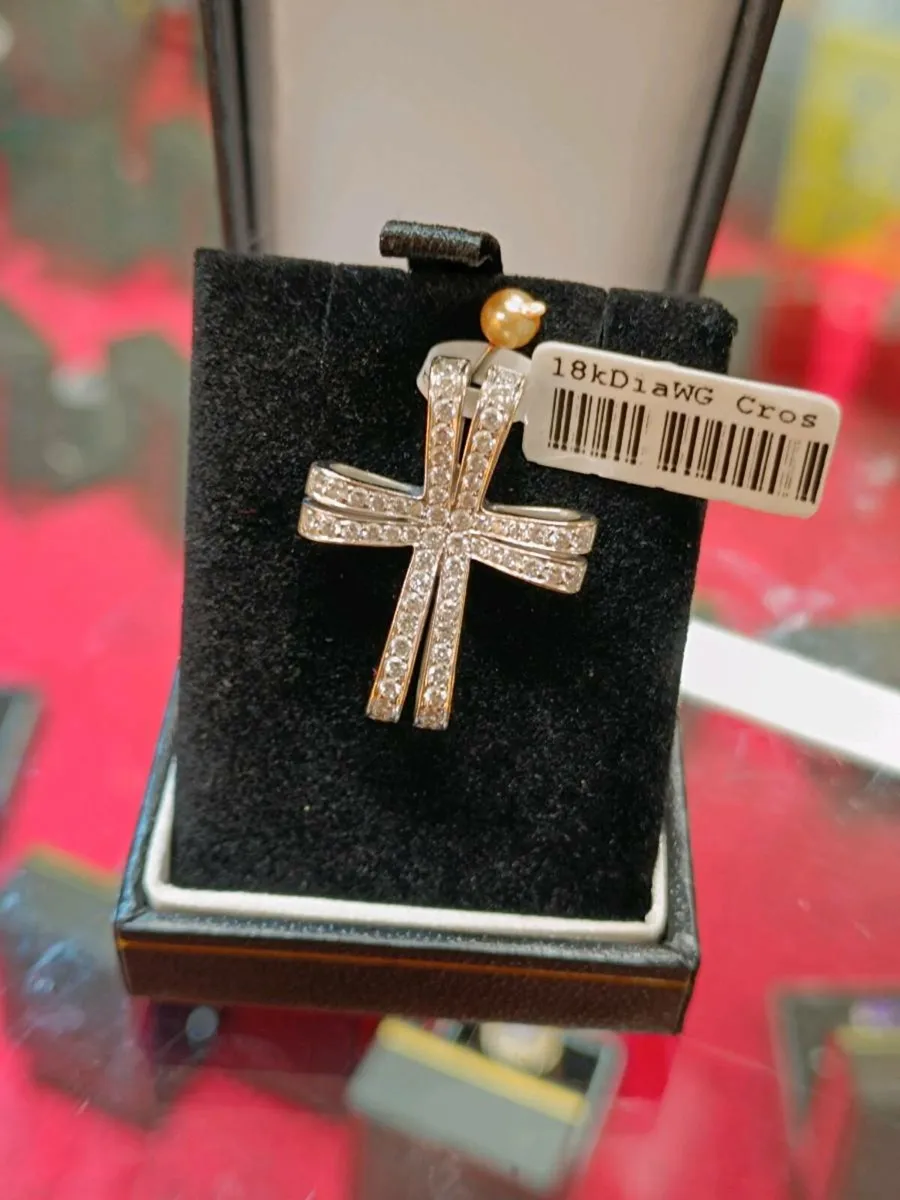 18k White Gold & Diamond Cross Pendant - Image 2