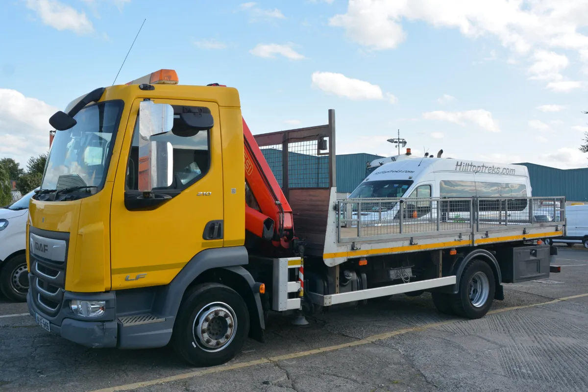 DAF LF210 12 Tonnes GVW & Fassi Remote Crane - Image 1