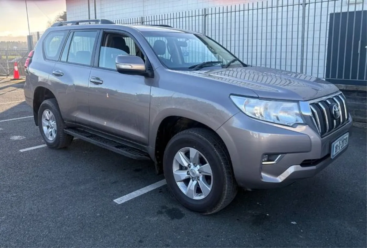 2018 Toyota Landcruiser 2.8L Diesel Crew Cab - Image 1