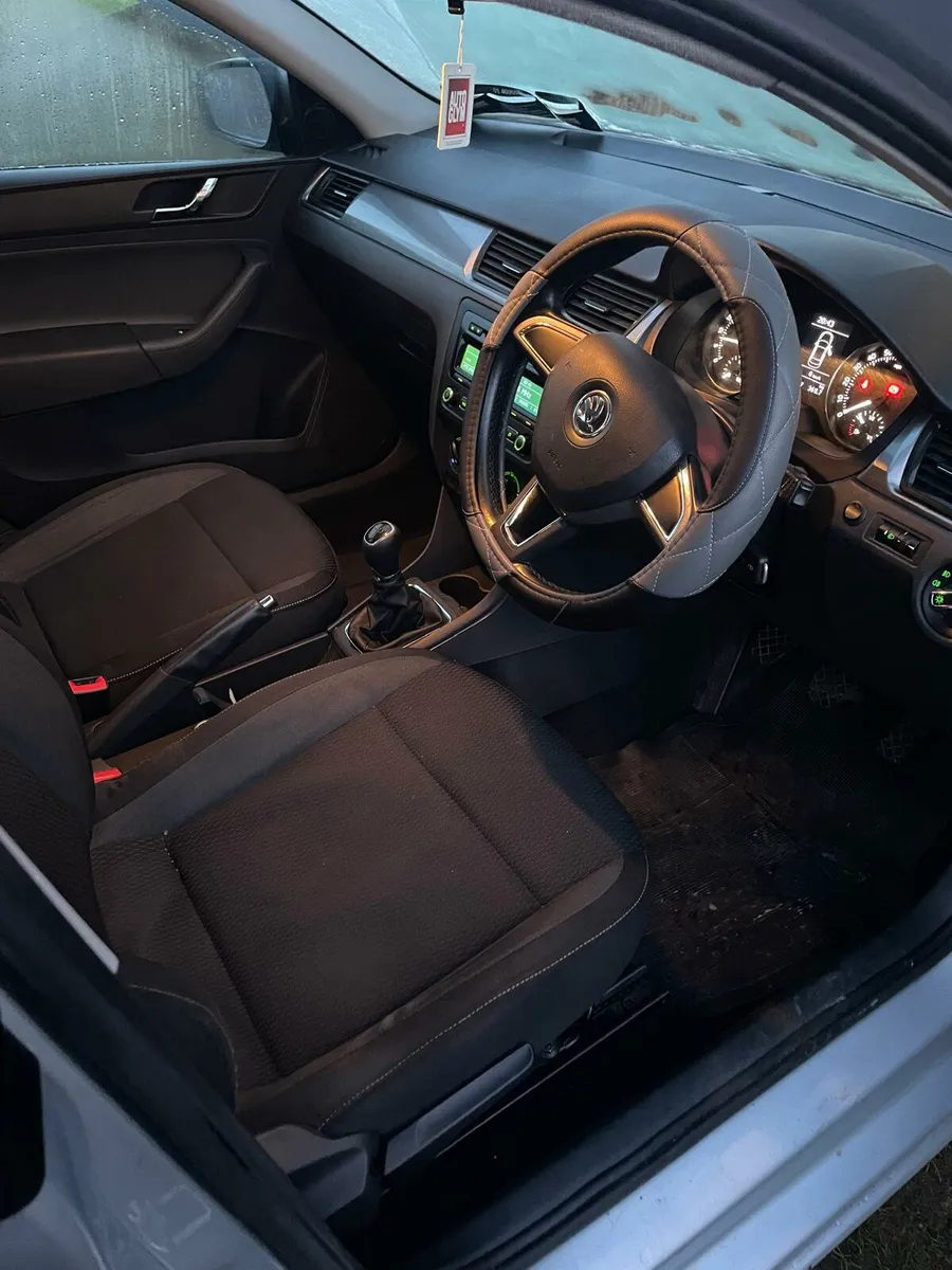 Skoda Rapid - Image 2