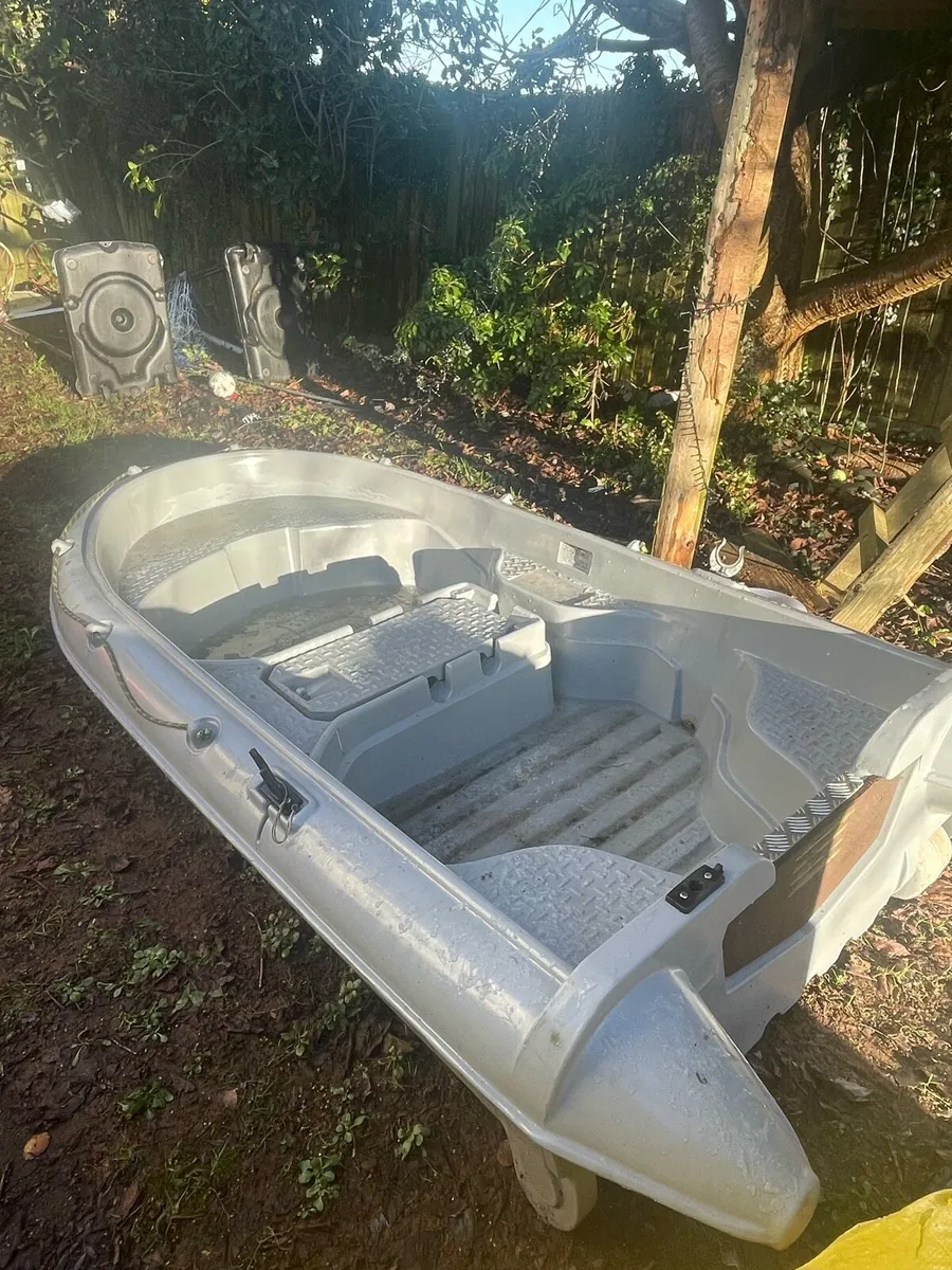 9ft fishing/rowing boat & Yamaha Engine - Image 2