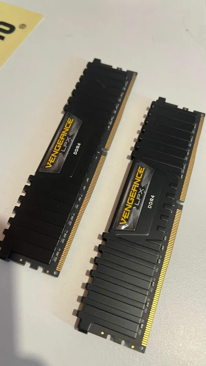 CORSAIR VENGEANCE LPX 64GB (2x32GB) DDR4 3600 C18