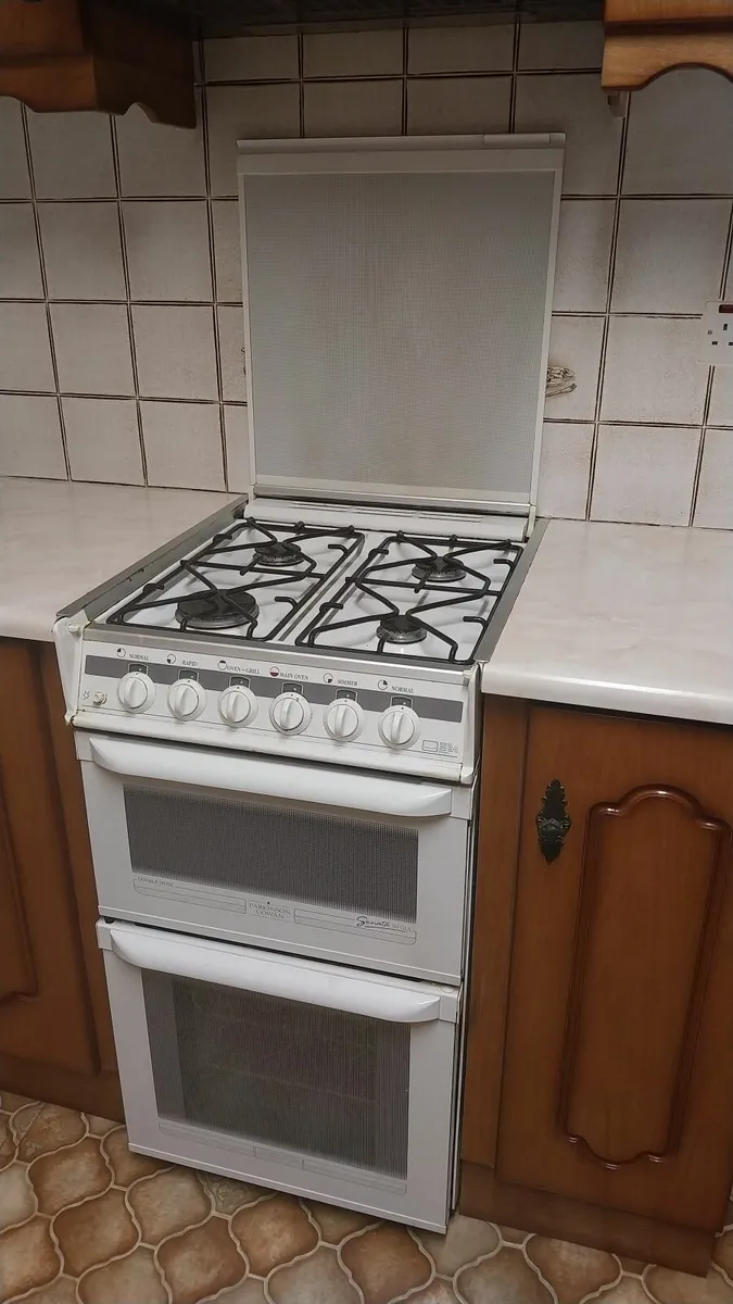 Gas Oven and Hob - Image 2