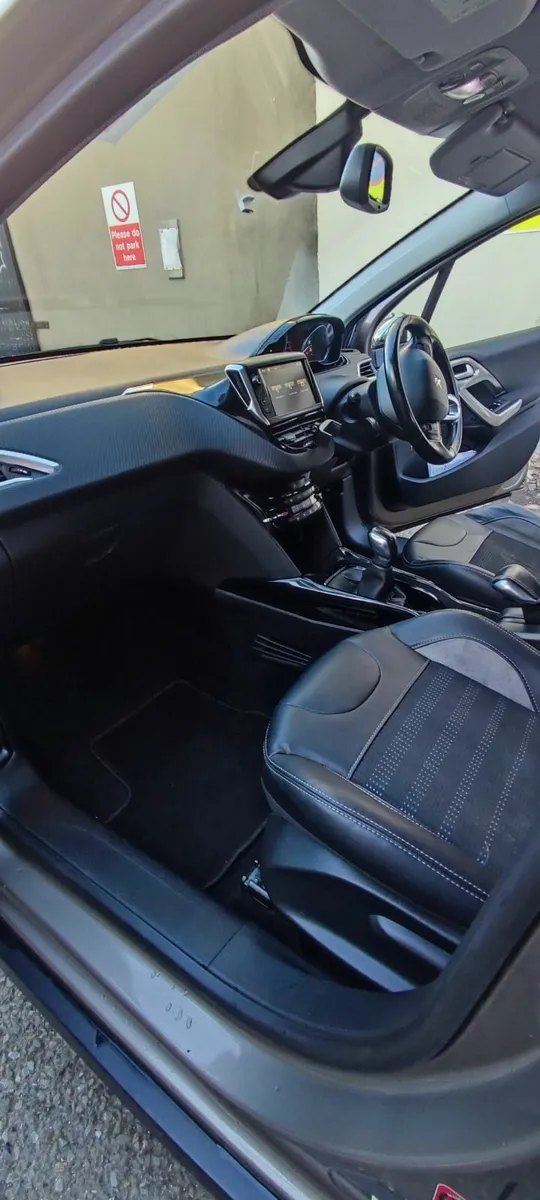 Peugeot 2008 2015 - Image 3