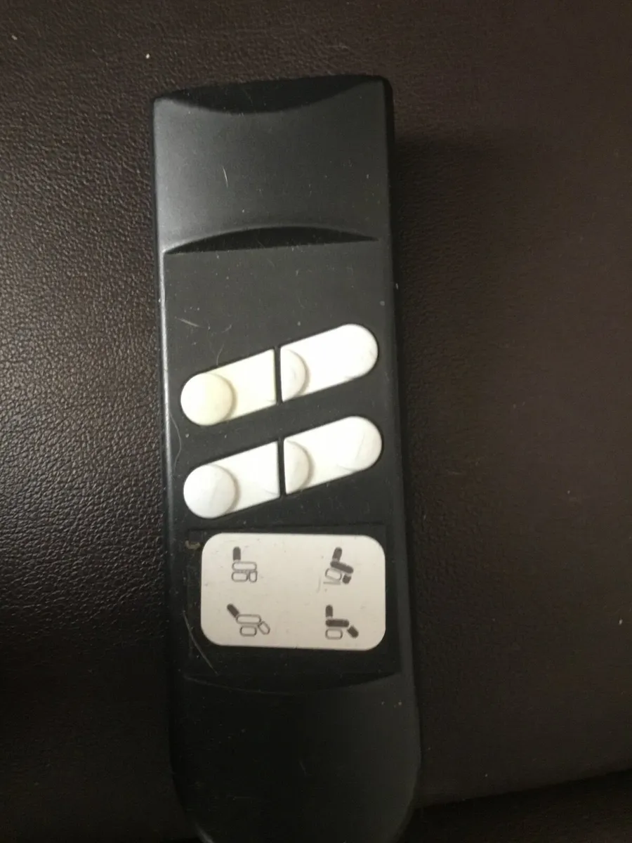 Leather fully electric orthopaedic chair - Image 2