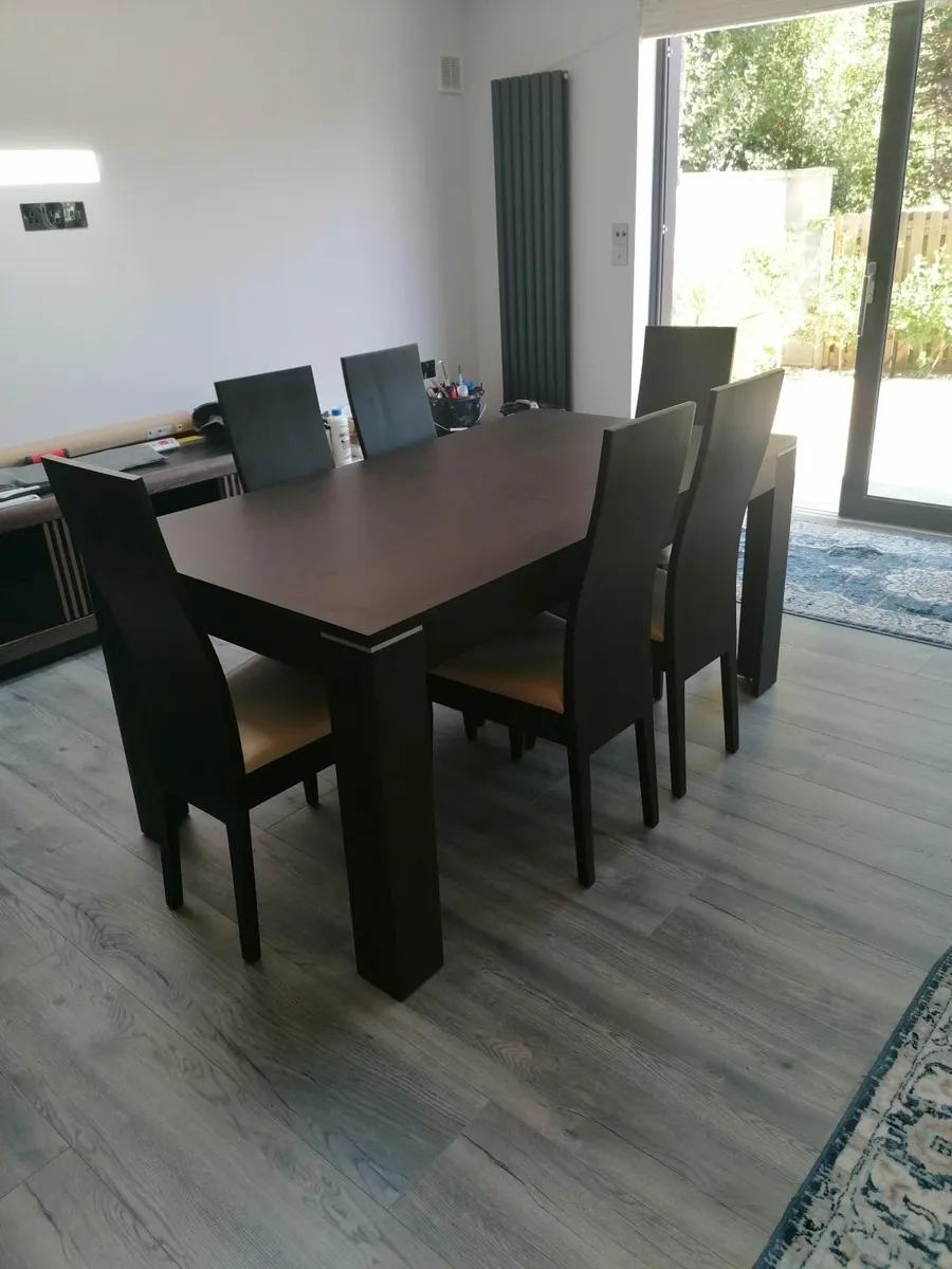 Kitchen table and chairs - Image 4