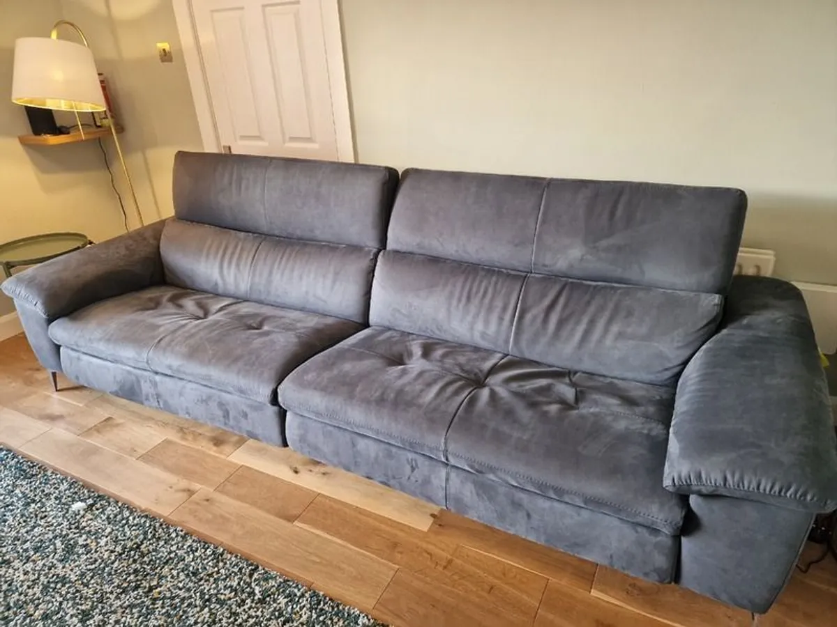 Italian recliner couch - Image 1