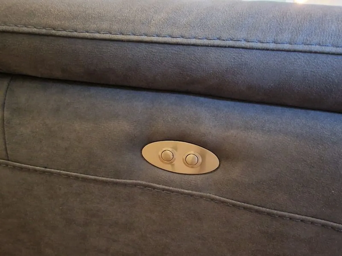Italian recliner couch - Image 4